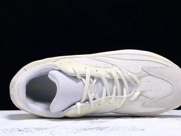 Boost Adidas EG7596 Analog Yeezy 700 0510